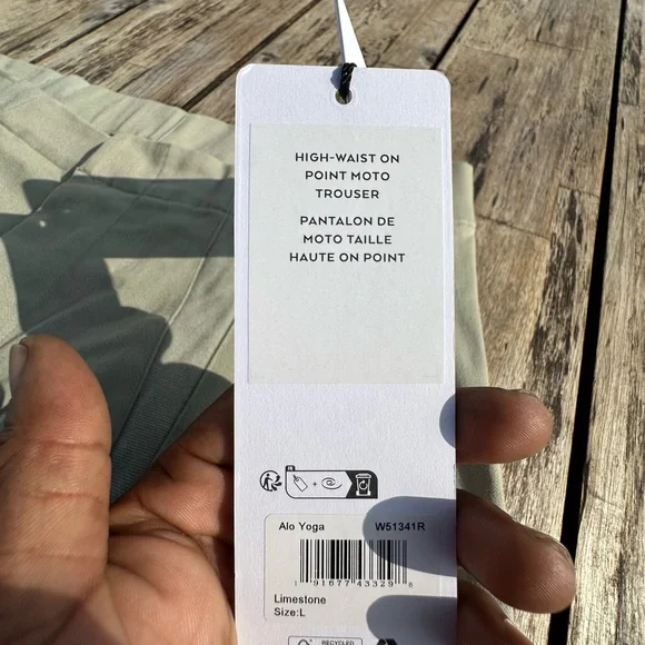 Alo Yoga HIGH-WAIST ON POINT MOTO
TROUSER | Size L - Picture 3 of 5